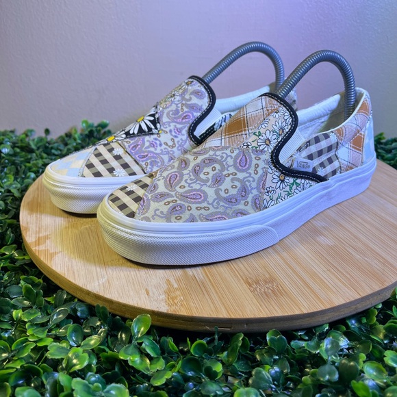 🔥 VANS MULTICOLOR CLASSIC SLIP-ON “ MEADOW PATCHWORK “ SHOES WOMENS 7.5 MENS 6 - Picture 2 of 10